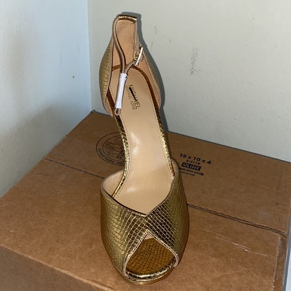 MICHAEL Kors Jordyn Snake Embossed Metallic Leather Platform Sandals - Picture 4 of 11